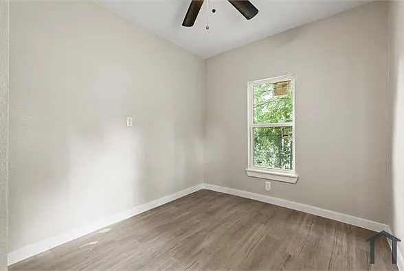 2621 Marburg St — Photo 14
