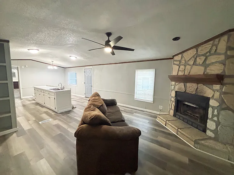 7013 Timber Rdg N — Photo 3