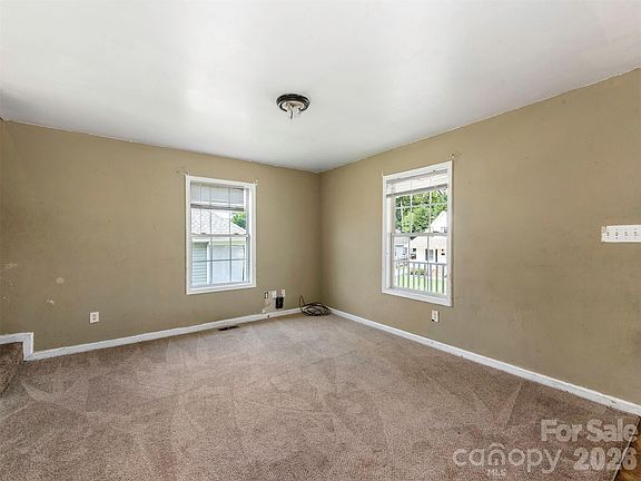3rd image of 427 Katonah Ave