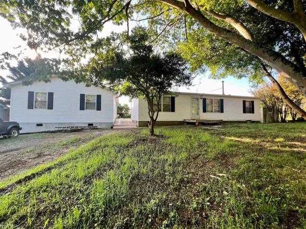 3880 Chestnut Ridge Rd, Pulaski, VA 24301