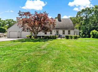 237 S Main St, Assonet, MA 02702