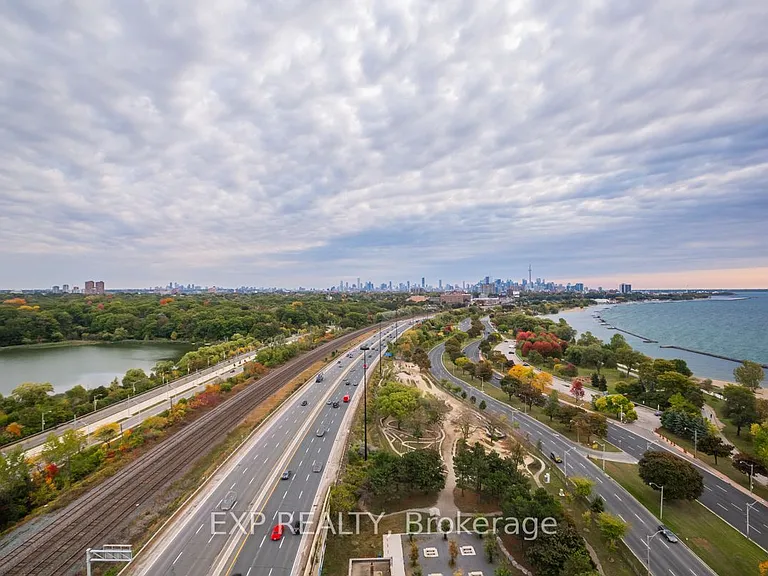 1900 Lake Shore Blvd W #LPH07 — Photo 22