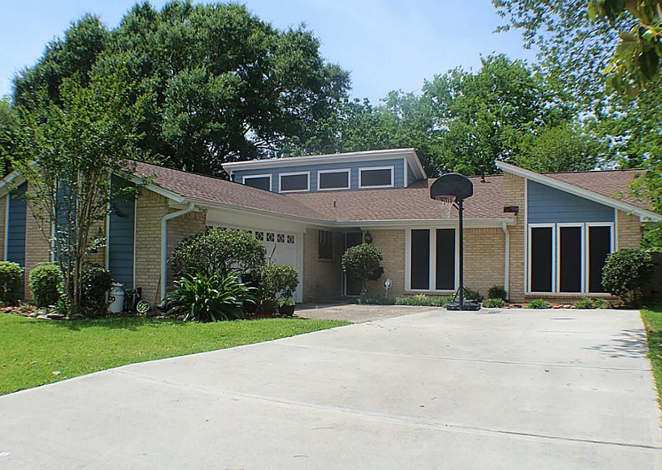 1st image of 4000 Montego Dr