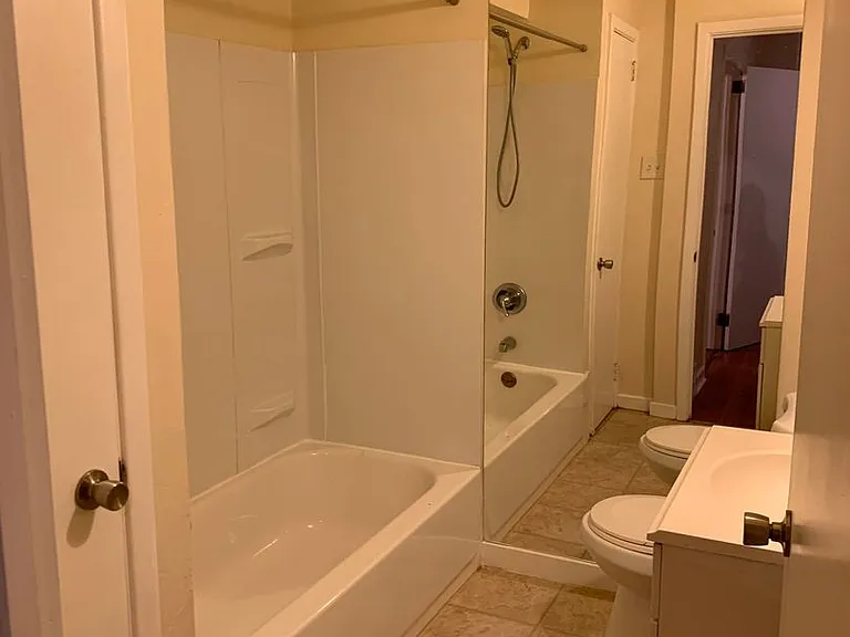 Beautiful One Bedroom in Swissvale!! — Photo 20