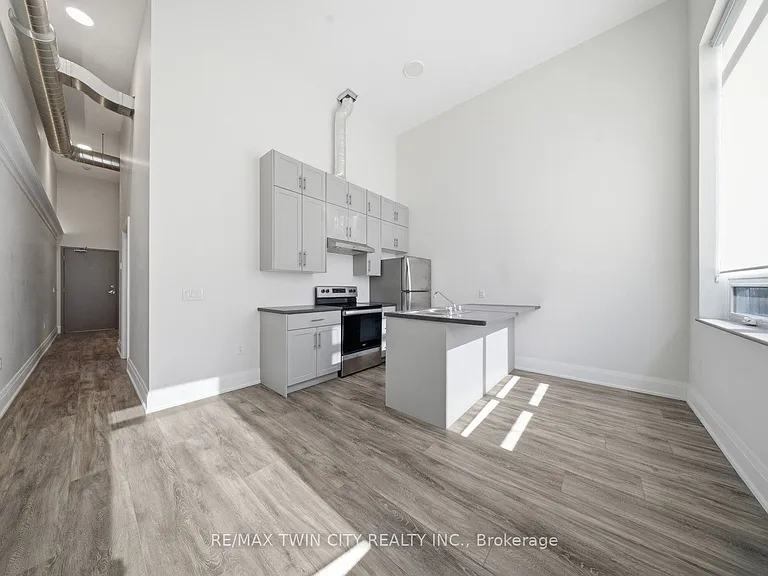 11 Queen St #303 — Photo 3