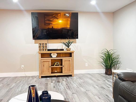 5th image of 2276 Skyline Dr #1