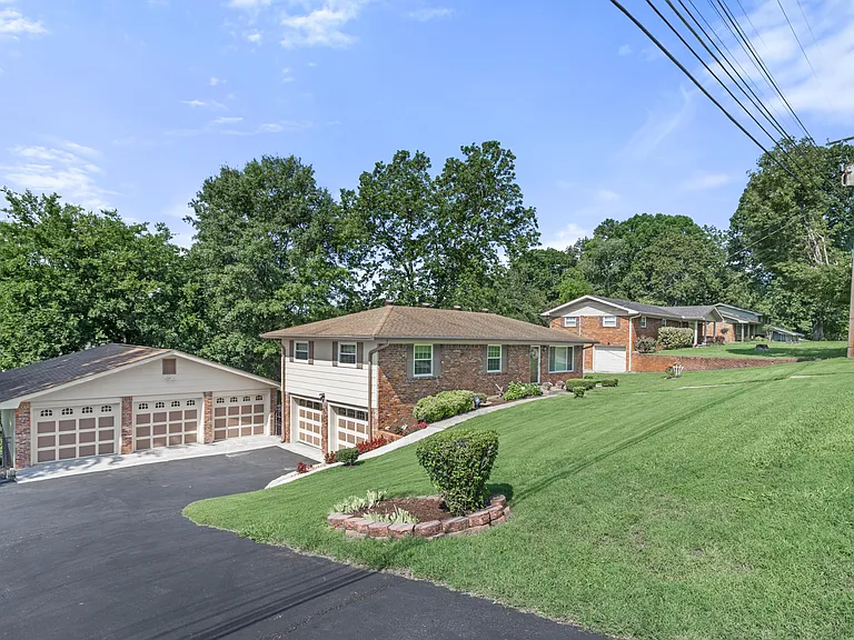 4310 Tee Pee Dr — Photo 1