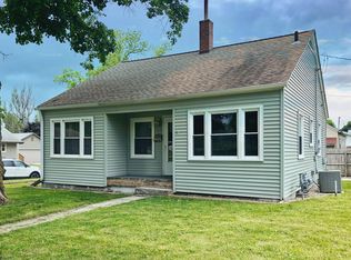 1818 Washington St, Eldora, IA 50627