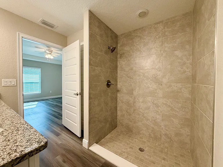 210 Oak Ln — Photo 18