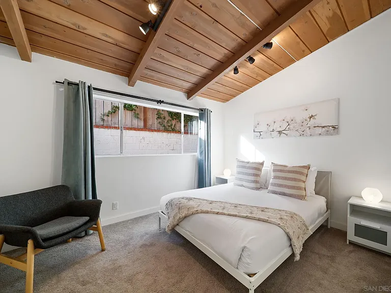 5643 Linda Rosa Ave — Photo 37