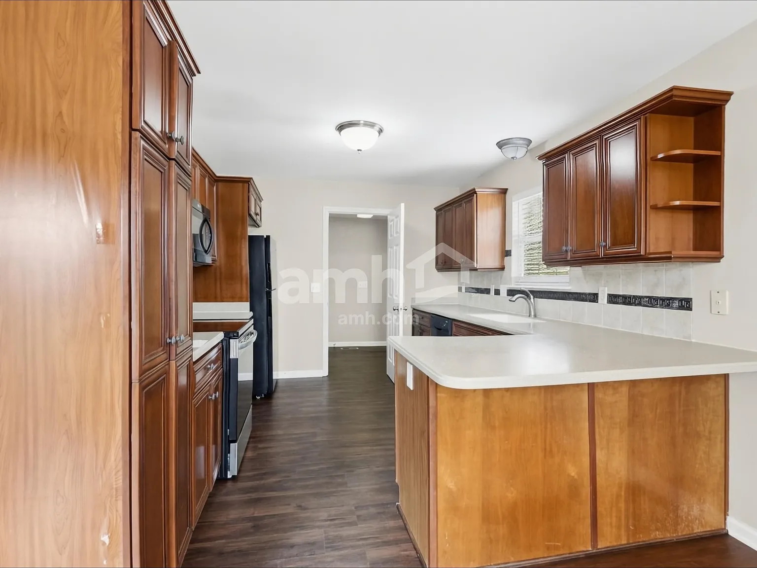3 bed, 2.0 bath, 1828 sqft, $2,225 — Photo 4