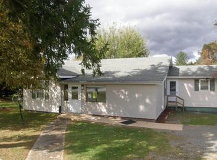 5734 Robinson Rd, Young Harris, GA 30582