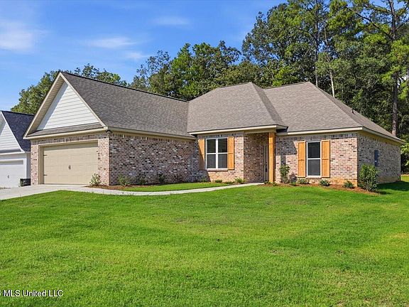 3rd image of 218 Anderson Oaks Dr