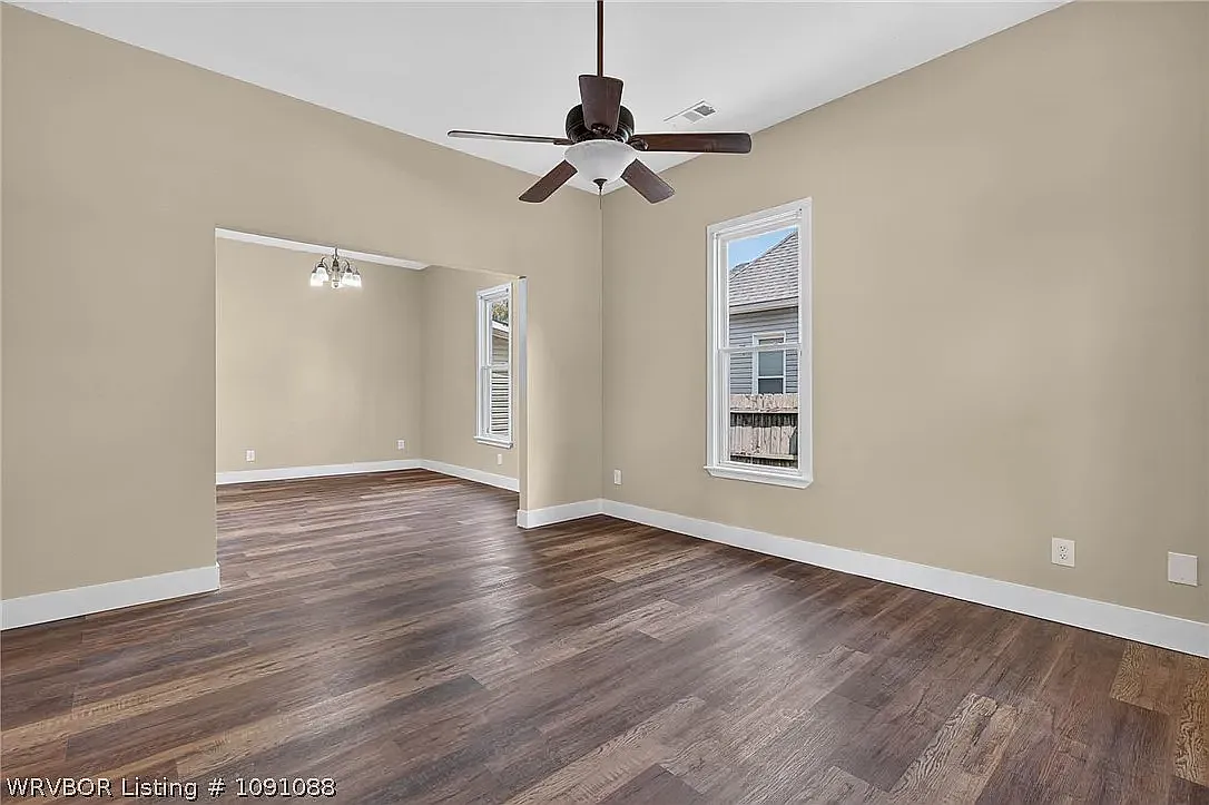 4 bed, 1816 sqft, $2,200 — Photo 2