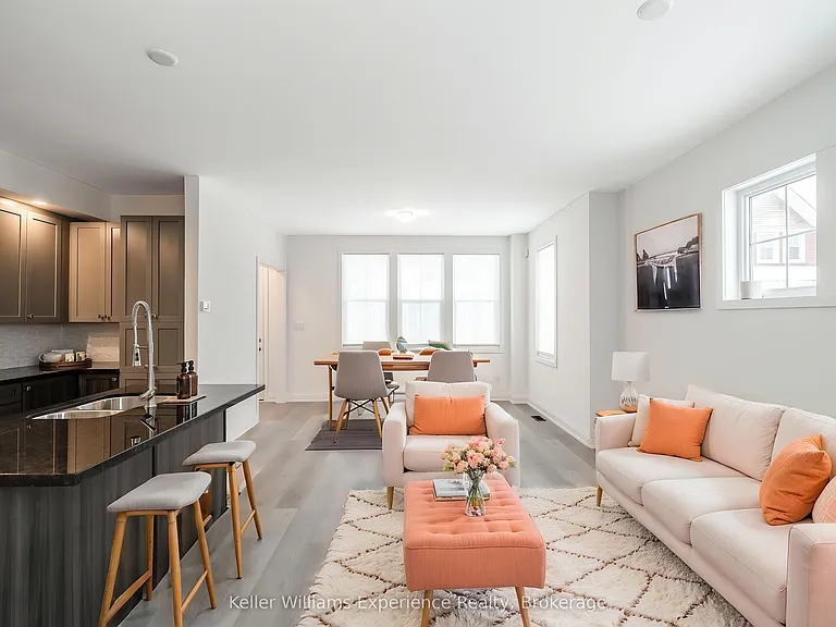 24 Danielle Cres — Photo 6