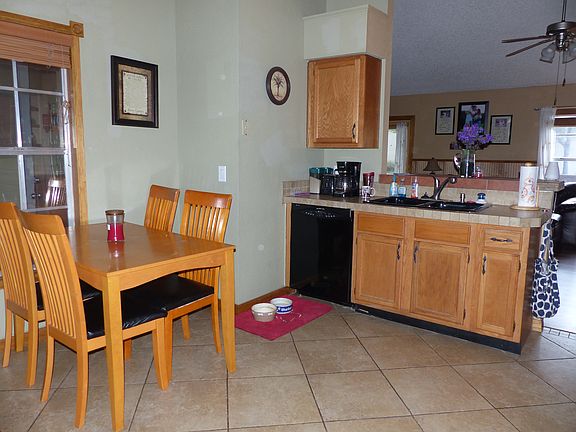 5th image of 1090 Sunshine Way SW