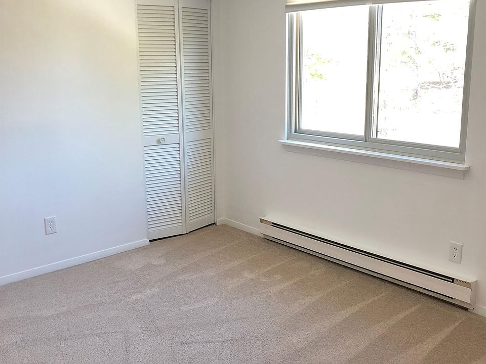 Brook At Amherst Condominiums Apartment Rentals Amherst, MA Zillow