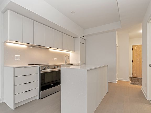 3rd image of 31 Huron St #422