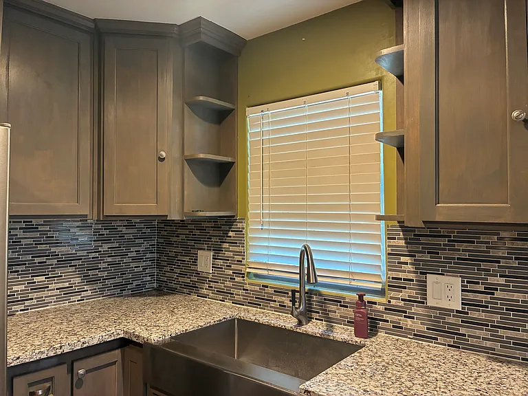 2040 Edwards Ave — Photo 17