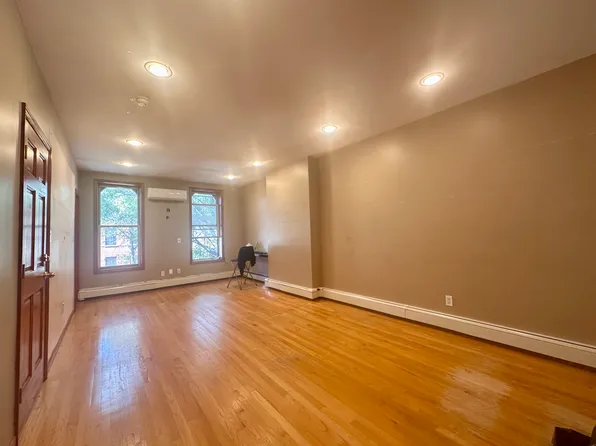 1722 Grove Street image 1 of 10