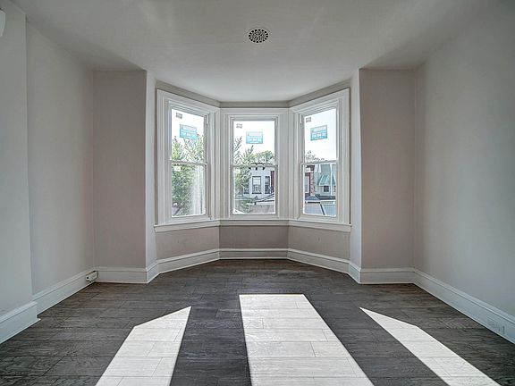 2nd image of 2537 N Chadwick St #18