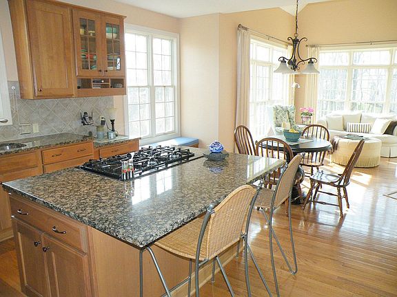 2nd image of 4289 Wyandotte Woods Blvd