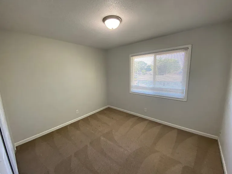 1115-1120 Doreen Ct — Photo 36