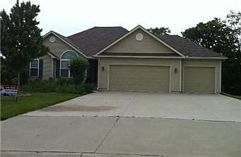 2nd image of 10411 NW 85th St