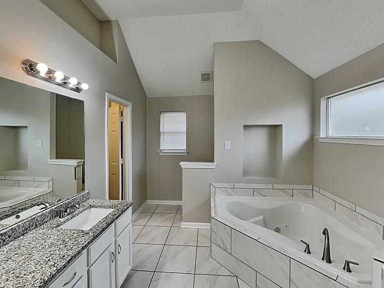 5657 Wolf Pack Dr — Photo 9