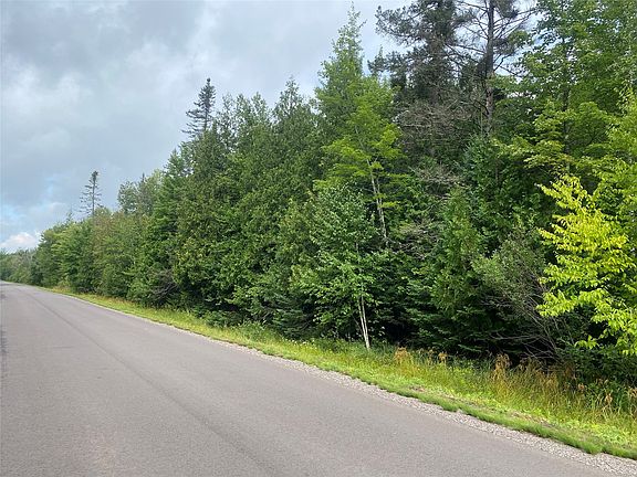 3rd image of ON Maple Ridge Road