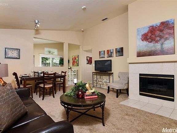 5th image of 2476 Serenata Way