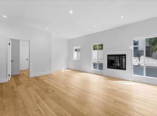 135 N Doheny Dr APT 203, West Hollywood, CA 90048
