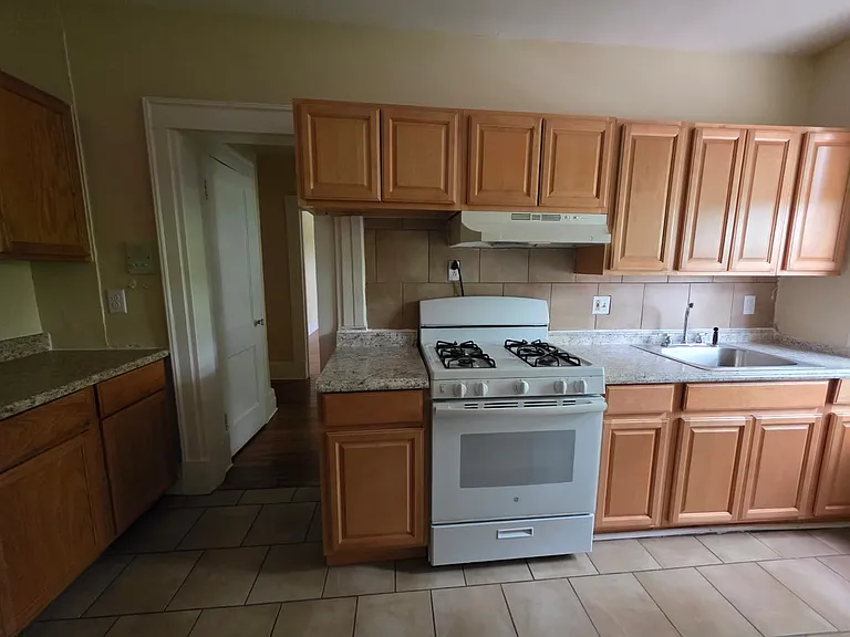 507 Norton Pkwy #B-21 — Photo 1