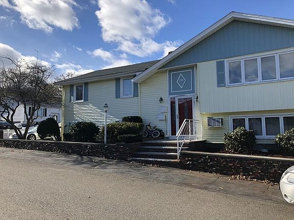 2nd image of 126 Oakwood Ave