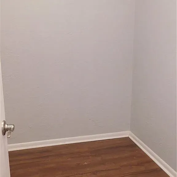 This is a space one could use for extra storage or an office area...whatever you like to use it for. Its definitely a bonus area!