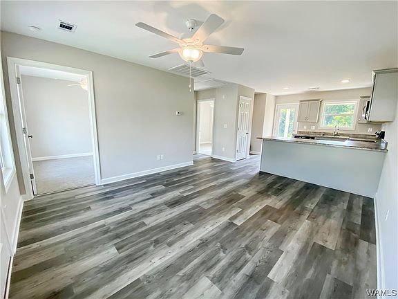 2nd image of 529 31st Ave E