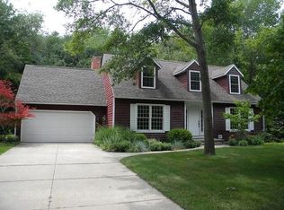 5605 Drake St, Midland, MI 48640