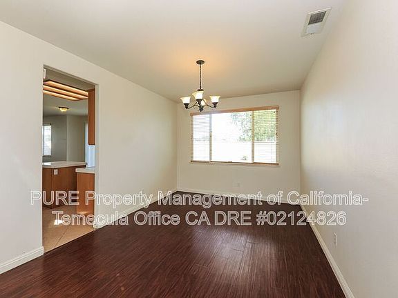 4th image of 35964 Camelot Cir