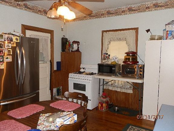 4th image of 28 Van Buren St