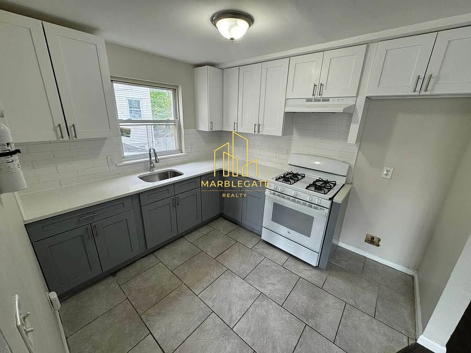 1st image of 740 S 15th St #1E