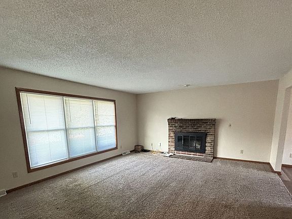 3rd image of 746 Olympic Dr