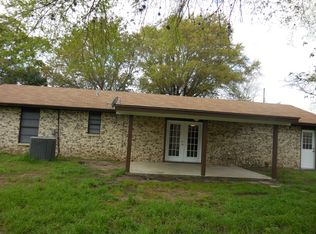 623 N Gohmert St, Yorktown, TX 78164