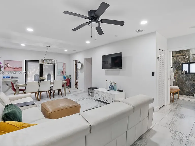 8280 NE 1st Pl — Photo 13