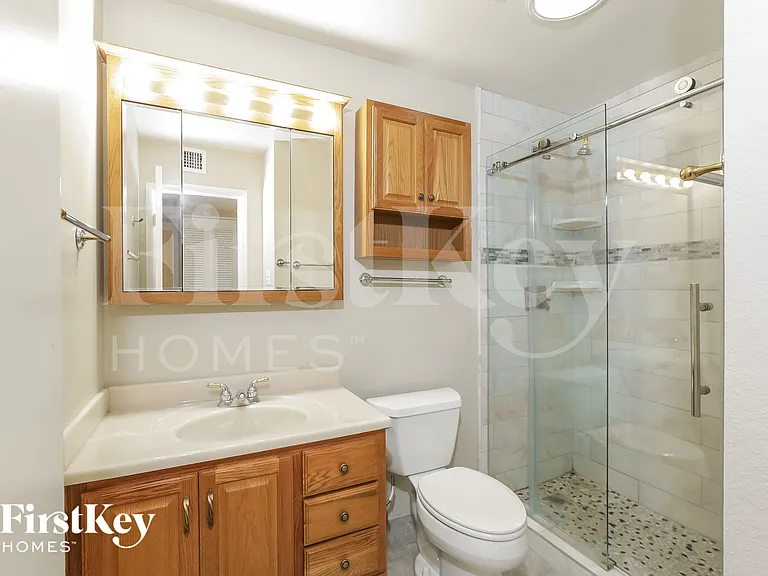 614 E Greenway Dr — Photo 11
