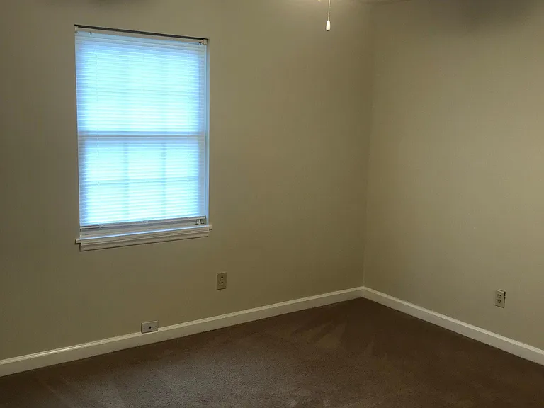 3326 N Barrett St #B — Photo 11