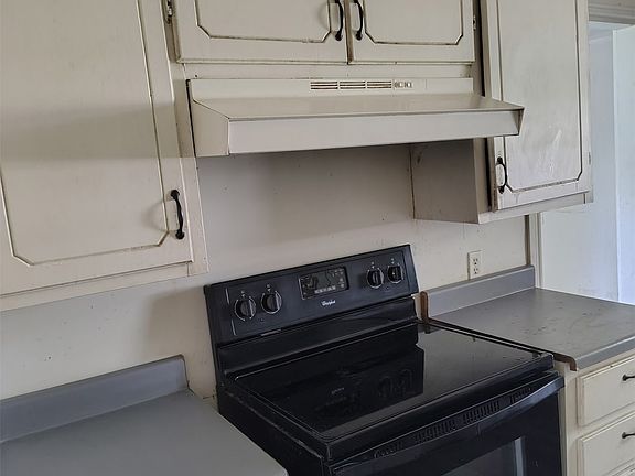 3rd image of 210 B St NW