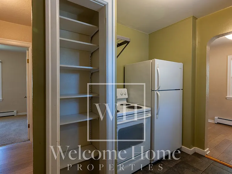 627 E Maple St — Photo 9