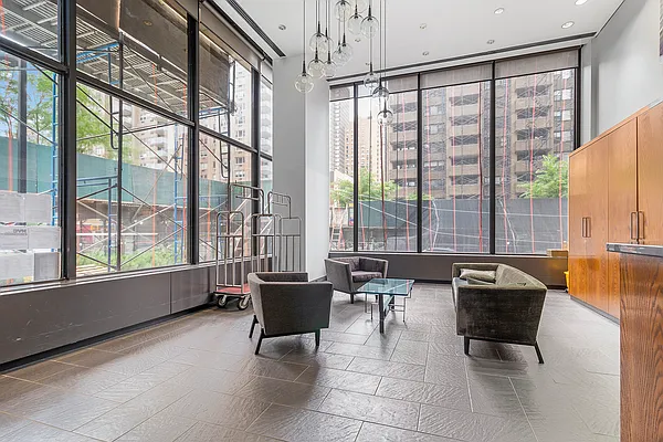 Sold by Redfin Real Estate | media 28