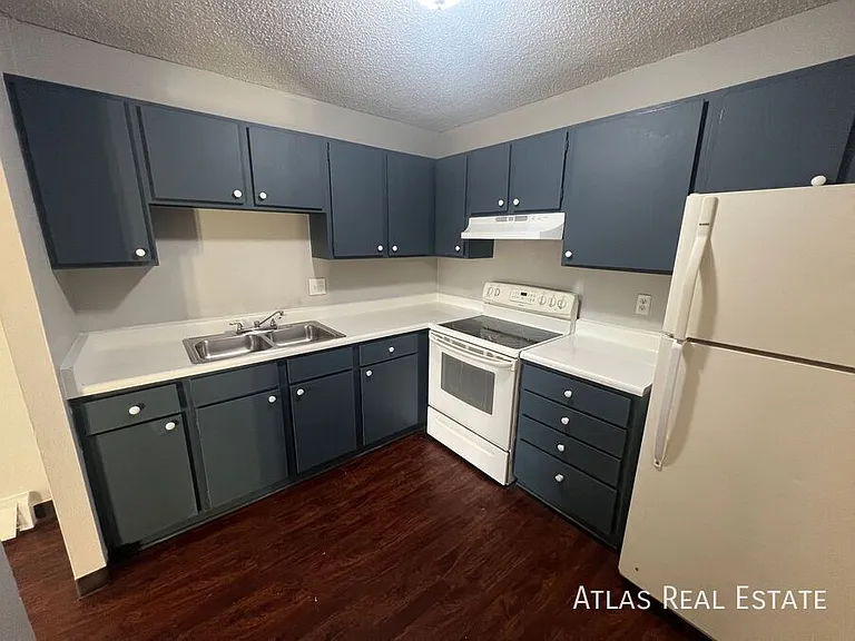 312 W Alabama Ave — Photo 18