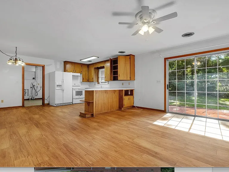 123 Columbia Dr #A — Photo 17